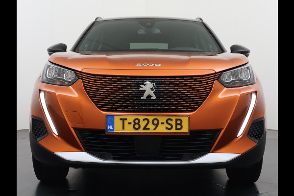 Peugeot e-2008 EV Allure 50kWh SOH 97% Two Tone 3D-Navi Stoelverwarming Apple Carplay Android Auto Ecc Cruise Control Regen-Lichtsensor Privacy Glas Keyless Connected-Apps DAB Bluetooth Led Lane Assist Isofix Dealeronderhouden 1e Eigenaar Origineel Nederlandse Auto