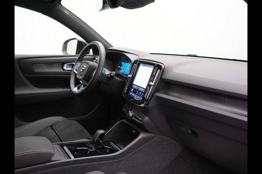 Volvo XC40 Recharge Ultimate 70 kWh 232pk Dealer O.H | Panodak | Adaptive Cruise | Harman / Kardon | 360 Camera | Alcantara Sportstoelen Memory & Verwarmd | Apple Carplay | Keyless | Stuurverwarming | BLIS | Google Assistant & Maps | Virtual | Navigatie | DAB | 20"L.M | Plug In Hybrid |