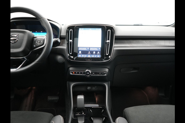 Volvo XC40 Recharge Ultimate 70 kWh 232pk Dealer O.H | Panodak | Adaptive Cruise | Harman / Kardon | 360 Camera | Alcantara Sportstoelen Memory & Verwarmd | Apple Carplay | Keyless | Stuurverwarming | BLIS | Google Assistant & Maps | Virtual | Navigatie | DAB | 20"L.M | Plug In Hybrid |