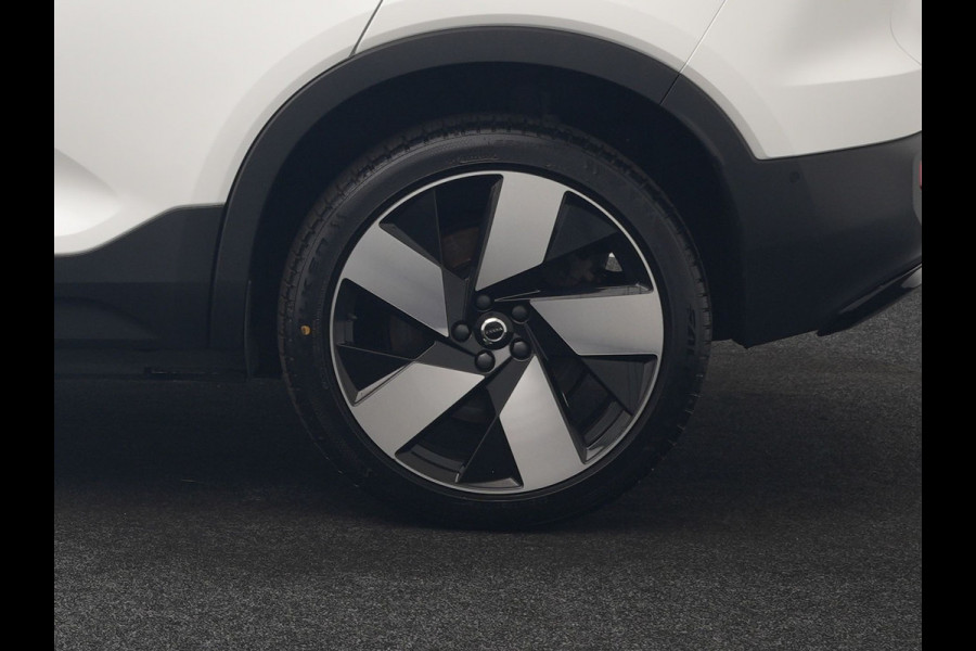 Volvo XC40 Recharge Ultimate 70 kWh 232pk Dealer O.H | Panodak | Adaptive Cruise | Harman / Kardon | 360 Camera | Alcantara Sportstoelen Memory & Verwarmd | Apple Carplay | Keyless | Stuurverwarming | BLIS | Google Assistant & Maps | Virtual | Navigatie | DAB | 20"L.M | Plug In Hybrid |