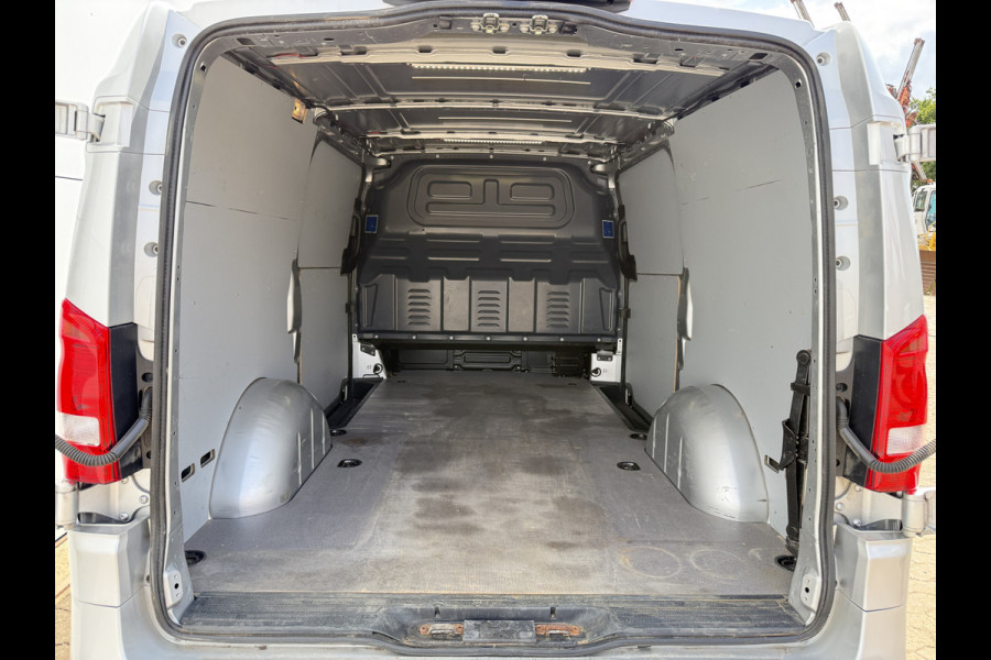 Mercedes-Benz Vito 119 1.9 CDI L2H1 190pk Automaat LED Dubbele Schuif Cruise control Climate control Trekhaak Carplay Parkeersensoren v+a