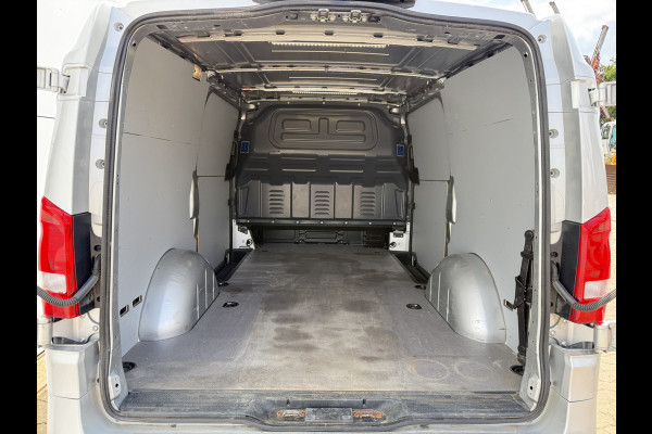 Mercedes-Benz Vito 119 1.9 CDI L2H1 190pk Automaat LED Dubbele Schuif Cruise control Climate control Trekhaak Carplay Parkeersensoren v+a