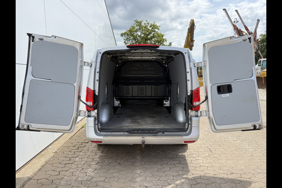 Mercedes-Benz Vito 119 1.9 CDI L2H1 190pk Automaat LED Dubbele Schuif Cruise control Climate control Trekhaak Carplay Parkeersensoren v+a
