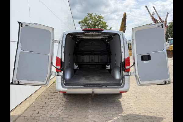 Mercedes-Benz Vito 119 1.9 CDI L2H1 190pk Automaat LED Dubbele Schuif Cruise control Climate control Trekhaak Carplay Parkeersensoren v+a