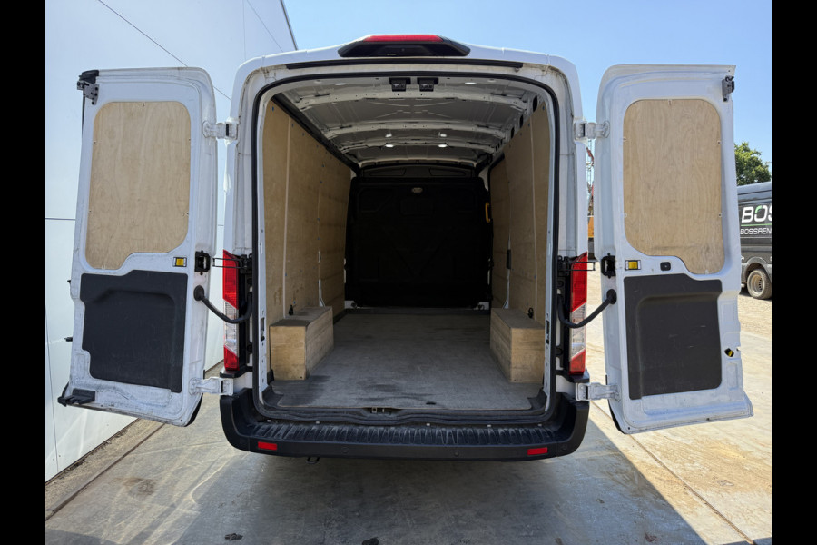 Ford Transit 2.0 TDCI 130PK L3H2 Airco Cruise control Parkeersensoren v+a Camera Voorruitverwarming