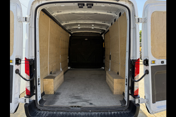 Ford Transit 2.0 TDCI 130PK L3H2 Airco Cruise control Parkeersensoren v+a Camera Voorruitverwarming