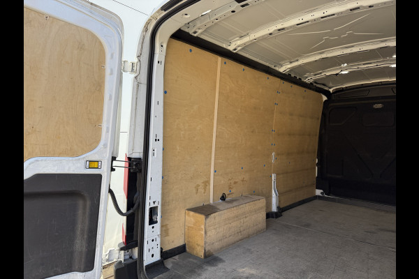 Ford Transit 2.0 TDCI 130PK L3H2 Airco Cruise control Parkeersensoren v+a Camera Voorruitverwarming