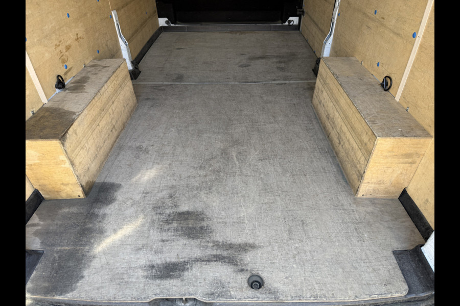Ford Transit 2.0 TDCI 130PK L3H2 Airco Cruise control Parkeersensoren v+a Camera Voorruitverwarming
