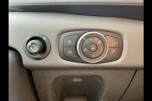 Ford Transit 2.0 TDCI 130PK L3H2 Airco Cruise control Parkeersensoren v+a Camera Voorruitverwarming