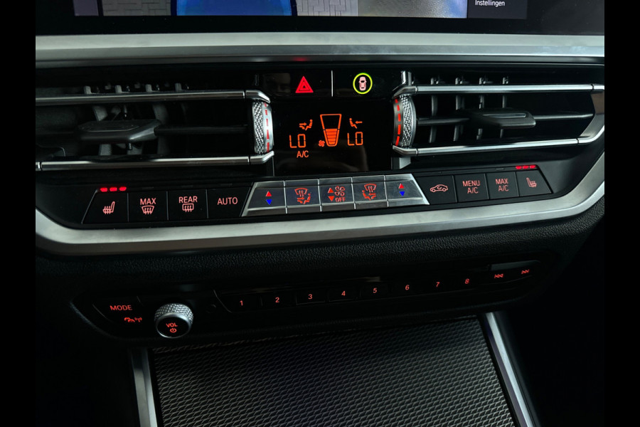 BMW 3-serie 330e High Executive Laser|HuD|360c|BlindSpot|Keyless