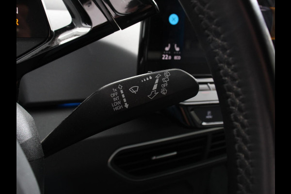 Volkswagen ID.3 First 58 kWh SOH 86% Navigatie Apple Carplay/Android Auto Adaptive Cruise Control Parkeersensoren Stoel- en stuurverwarming Lichtmetalen velgen Climate Control