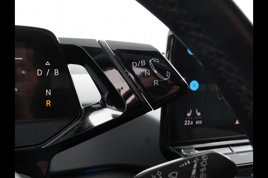 Volkswagen ID.3 First 58 kWh SOH 86% Navigatie Apple Carplay/Android Auto Adaptive Cruise Control Parkeersensoren Stoel- en stuurverwarming Lichtmetalen velgen Climate Control