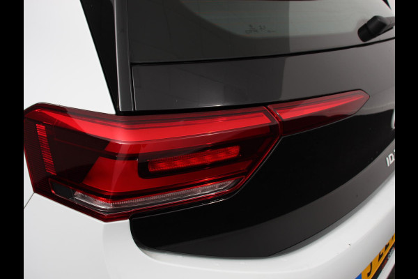 Volkswagen ID.3 First 58 kWh SOH 86% Navigatie Apple Carplay/Android Auto Adaptive Cruise Control Parkeersensoren Stoel- en stuurverwarming Lichtmetalen velgen Climate Control