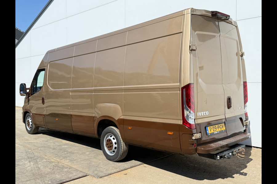 Iveco Daily 35S18 3.0 Automaat L4H3 180PK Cruise control LED Climate control Camera Trekhaak 3.5t Luchtgeveerde stoel