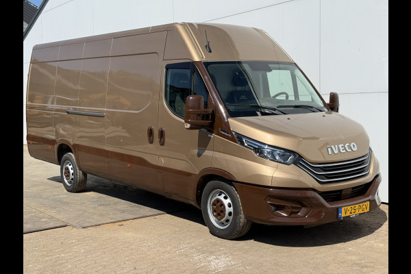 Iveco Daily 35S18 3.0 Automaat L4H3 180PK Cruise control LED Climate control Camera Trekhaak 3.5t Luchtgeveerde stoel