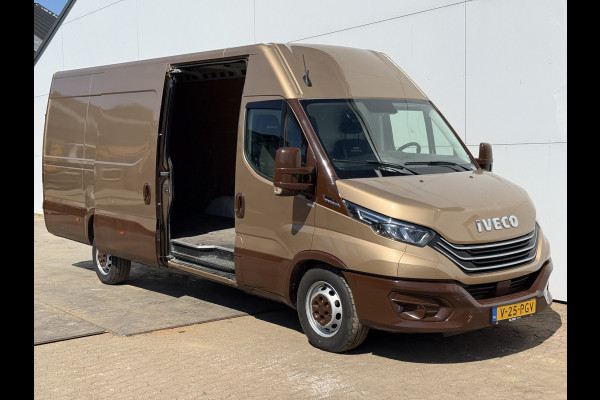 Iveco Daily 35S18 3.0 Automaat L4H3 180PK Cruise control LED Climate control Camera Trekhaak 3.5t Luchtgeveerde stoel