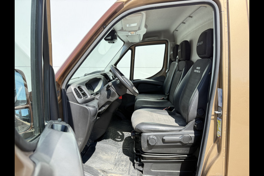 Iveco Daily 35S18 3.0 Automaat L4H3 180PK Cruise control LED Climate control Camera Trekhaak 3.5t Luchtgeveerde stoel
