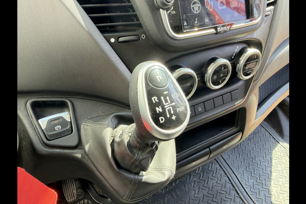 Iveco Daily 35S18 3.0 Automaat L4H3 180PK Cruise control LED Climate control Camera Trekhaak 3.5t Luchtgeveerde stoel