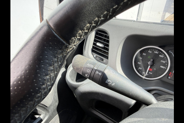 Iveco Daily 35S18 3.0 Automaat L4H3 180PK Cruise control LED Climate control Camera Trekhaak 3.5t Luchtgeveerde stoel