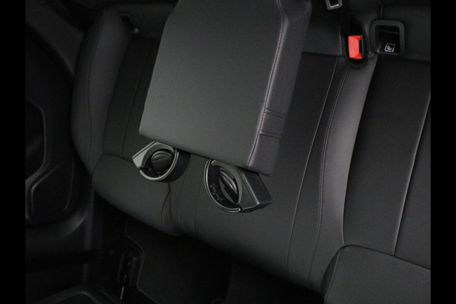 Mercedes-Benz A-Klasse 200 Business Solution Luxury | Trekhaak | Panoramadak | Leder | Memory | Sfeerverlichting | Full LED | Stoelverwarming | Camera | Park assist | Cruise control |