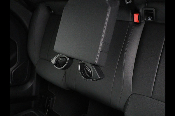 Mercedes-Benz A-Klasse 200 Business Solution Luxury | Trekhaak | Panoramadak | Leder | Memory | Sfeerverlichting | Full LED | Stoelverwarming | Camera | Park assist | Cruise control |