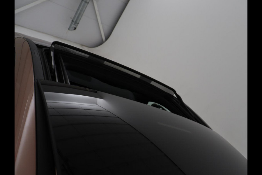 Mercedes-Benz A-Klasse 200 Business Solution Luxury | Trekhaak | Panoramadak | Leder | Memory | Sfeerverlichting | Full LED | Stoelverwarming | Camera | Park assist | Cruise control |