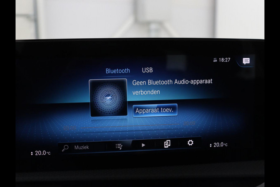 Mercedes-Benz A-Klasse 200 Business Solution Luxury | Trekhaak | Panoramadak | Leder | Memory | Sfeerverlichting | Full LED | Stoelverwarming | Camera | Park assist | Cruise control |