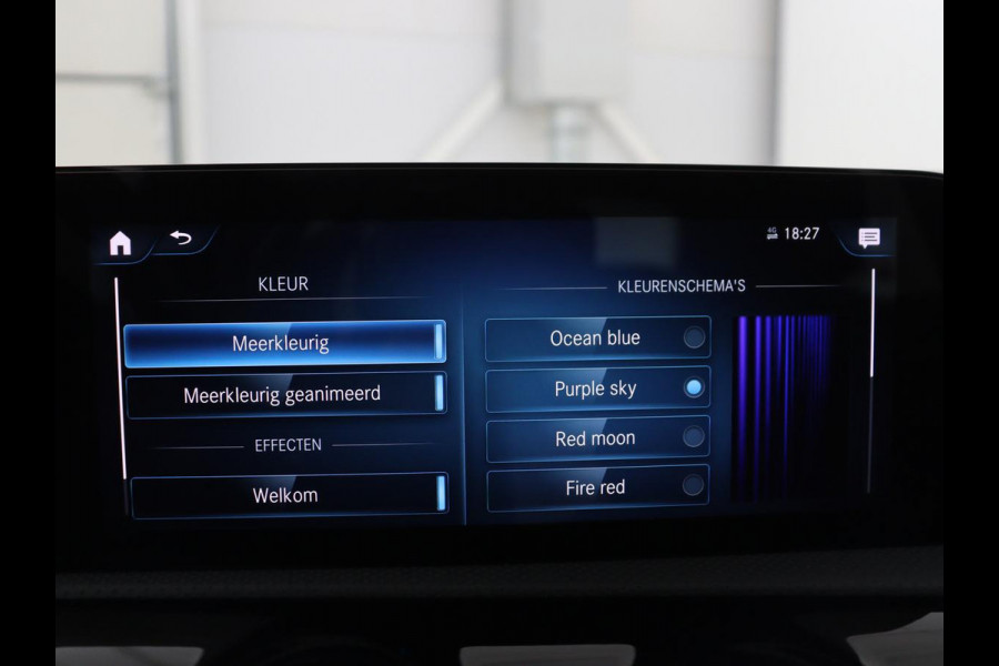 Mercedes-Benz A-Klasse 200 Business Solution Luxury | Trekhaak | Panoramadak | Leder | Memory | Sfeerverlichting | Full LED | Stoelverwarming | Camera | Park assist | Cruise control |