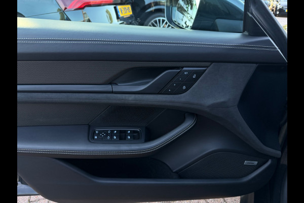 Porsche Taycan GTS 93 kWh / SoH 91,6% / Panoramadak / 360Camera / Head-up / Passenger Display / Achterasbesturing / Keyless / Bose / 21'' / Luchtvering / Sportdesign+Chrono / Matrix LED / Carbon intr. / Innodrive