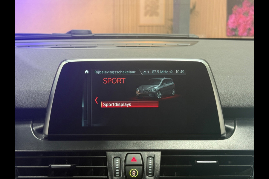 BMW 2 Serie Gran Tourer 218i Automaat | Trekhaak | Navigatie | LED | Achteruitrijcamera