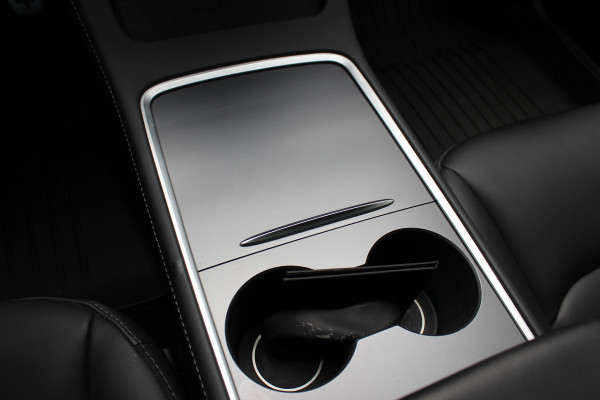 Tesla Model 3 Standard RWD Plus 60 kWh / SOH 93,5% / FACELIFT / Autopilot / Panoramadak / Camera / Leder / 19'' / Leder / Premium Audio / Warmtepomp
