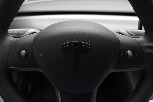 Tesla Model 3 Standard RWD Plus 60 kWh / SOH 93,5% / FACELIFT / Autopilot / Panoramadak / Camera / Leder / 19'' / Leder / Premium Audio / Warmtepomp