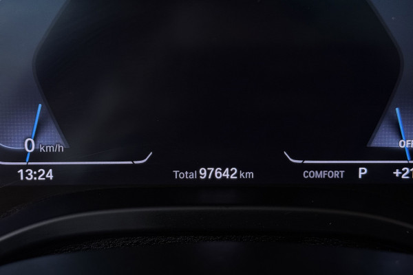 BMW iX3 Executive 80 kWh (PANORAMADAK, CAMERA, SFEERVERLICHTING, STOELVERWARMING, ELEKTR STOELEN, CRUISE ADAPTIEF)