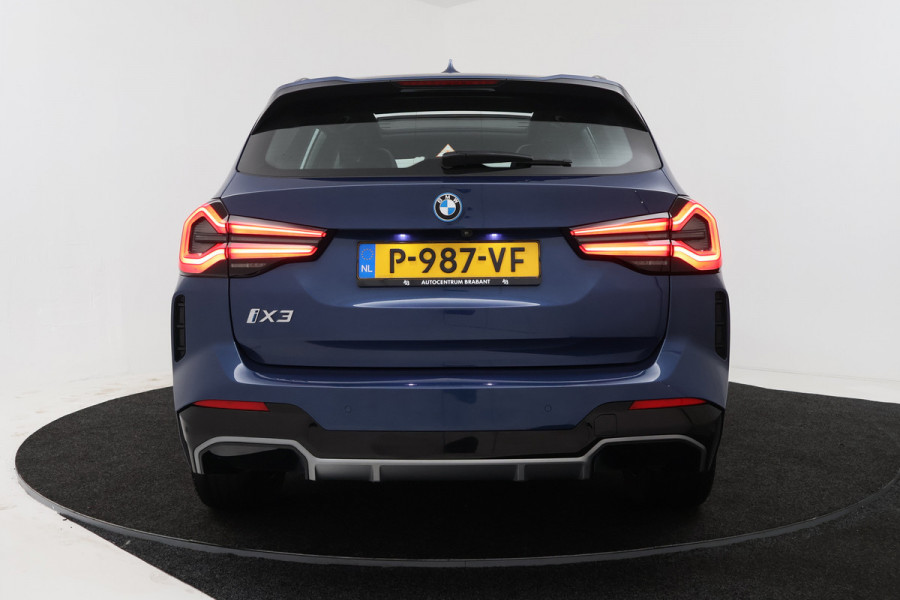 BMW iX3 Executive 80 kWh (PANORAMADAK, CAMERA, SFEERVERLICHTING, STOELVERWARMING, ELEKTR STOELEN, CRUISE ADAPTIEF)