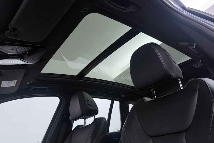 BMW iX3 Executive 80 kWh (PANORAMADAK, CAMERA, SFEERVERLICHTING, STOELVERWARMING, ELEKTR STOELEN, CRUISE ADAPTIEF)