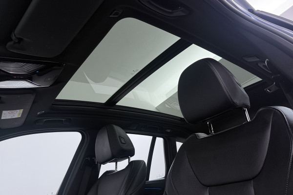 BMW iX3 Executive 80 kWh (PANORAMADAK, CAMERA, SFEERVERLICHTING, STOELVERWARMING, ELEKTR STOELEN, CRUISE ADAPTIEF)