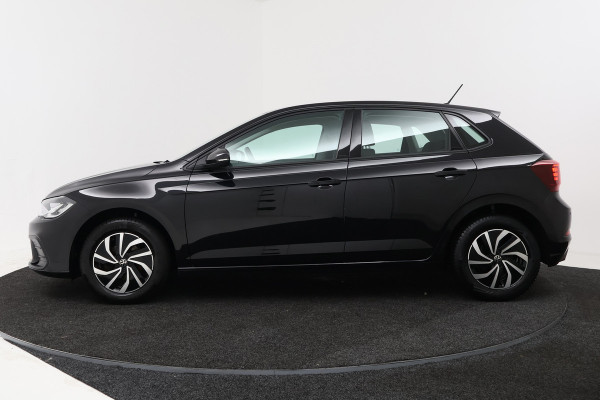 Volkswagen Polo 1.0 TSI Life Business (STOELVERWARMING, CAMERA, CRUISE ADAPTIEF, NAVIGATIE, PARKEERSENSOREN)