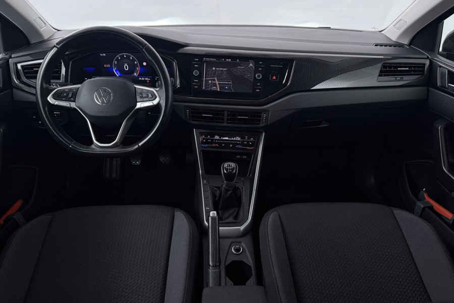 Volkswagen Polo 1.0 TSI Life Business (STOELVERWARMING, CAMERA, CRUISE ADAPTIEF, NAVIGATIE, PARKEERSENSOREN)