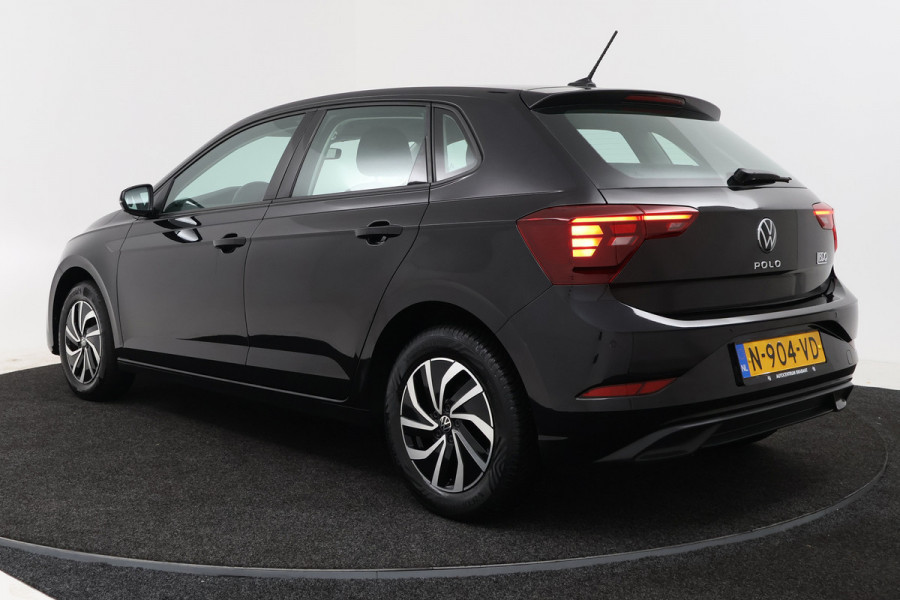 Volkswagen Polo 1.0 TSI Life Business (STOELVERWARMING, CAMERA, CRUISE ADAPTIEF, NAVIGATIE, PARKEERSENSOREN)