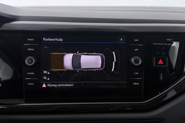 Volkswagen Polo 1.0 TSI Life Business (STOELVERWARMING, CAMERA, CRUISE ADAPTIEF, NAVIGATIE, PARKEERSENSOREN)