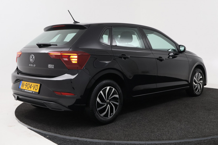 Volkswagen Polo 1.0 TSI Life Business (STOELVERWARMING, CAMERA, CRUISE ADAPTIEF, NAVIGATIE, PARKEERSENSOREN)