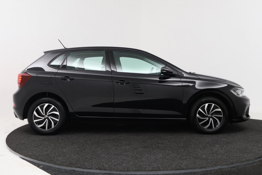 Volkswagen Polo 1.0 TSI Life Business (STOELVERWARMING, CAMERA, CRUISE ADAPTIEF, NAVIGATIE, PARKEERSENSOREN)
