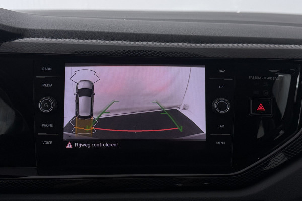 Volkswagen Polo 1.0 TSI Life Business (STOELVERWARMING, CAMERA, CRUISE ADAPTIEF, NAVIGATIE, PARKEERSENSOREN)