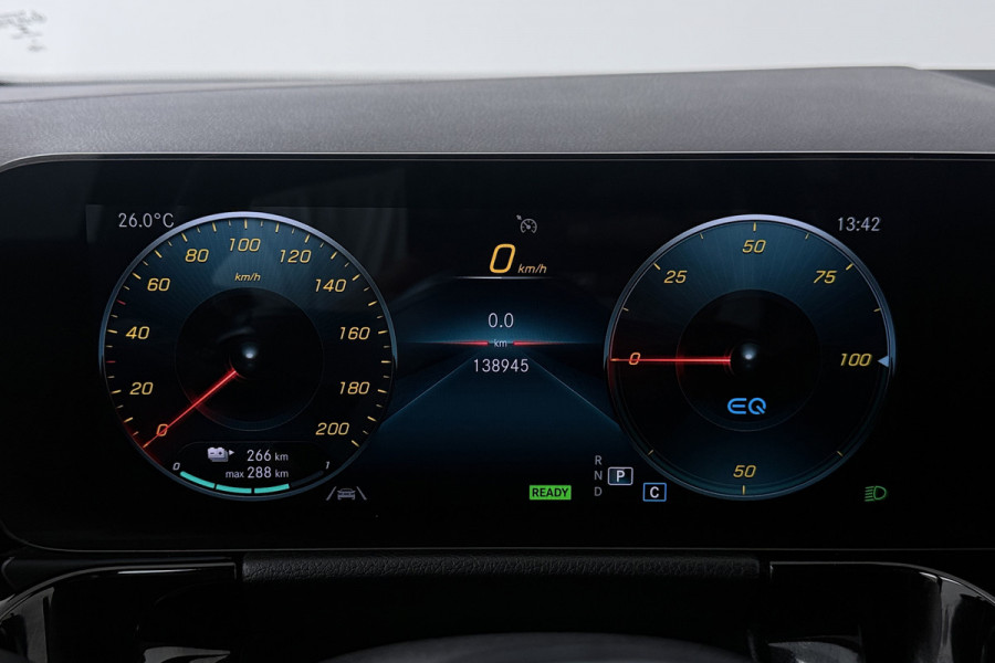 Mercedes-Benz EQA 250 Business Solution AMG 67 kWh (SFEERVERLICHTING, STOELVERWARMING, CAMERA, CRUISE CONTROL, NAVIGATIE)