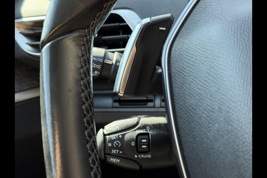 Peugeot 3008 1.2 PureTech Allure 2e Eigenaar|Schuifdak|Camera|Carplay|Clima|Trekhaak|i-Cockpit|Cruise|Elek Ramen|LM Velgen|PDC V+A|D-riem vv in 2024|Stoelverwarming|Nieuwe APK bij aflevering