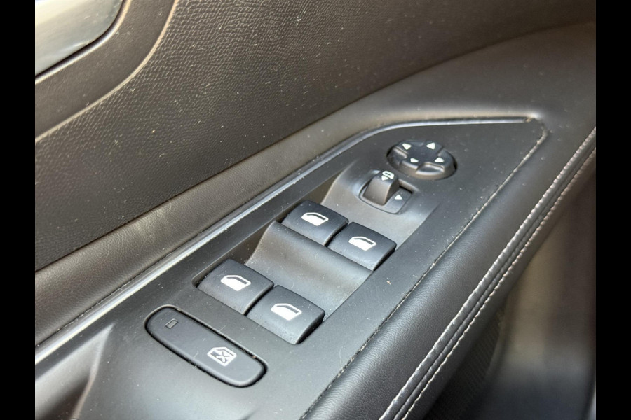 Peugeot 3008 1.2 PureTech Allure 2e Eigenaar|Schuifdak|Camera|Carplay|Clima|Trekhaak|i-Cockpit|Cruise|Elek Ramen|LM Velgen|PDC V+A|D-riem vv in 2024|Stoelverwarming|Nieuwe APK bij aflevering