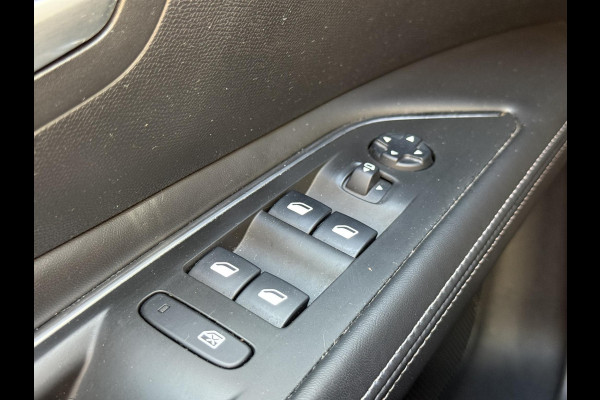 Peugeot 3008 1.2 PureTech Allure 2e Eigenaar|Schuifdak|Camera|Carplay|Clima|Trekhaak|i-Cockpit|Cruise|Elek Ramen|LM Velgen|PDC V+A|D-riem vv in 2024|Stoelverwarming|Nieuwe APK bij aflevering