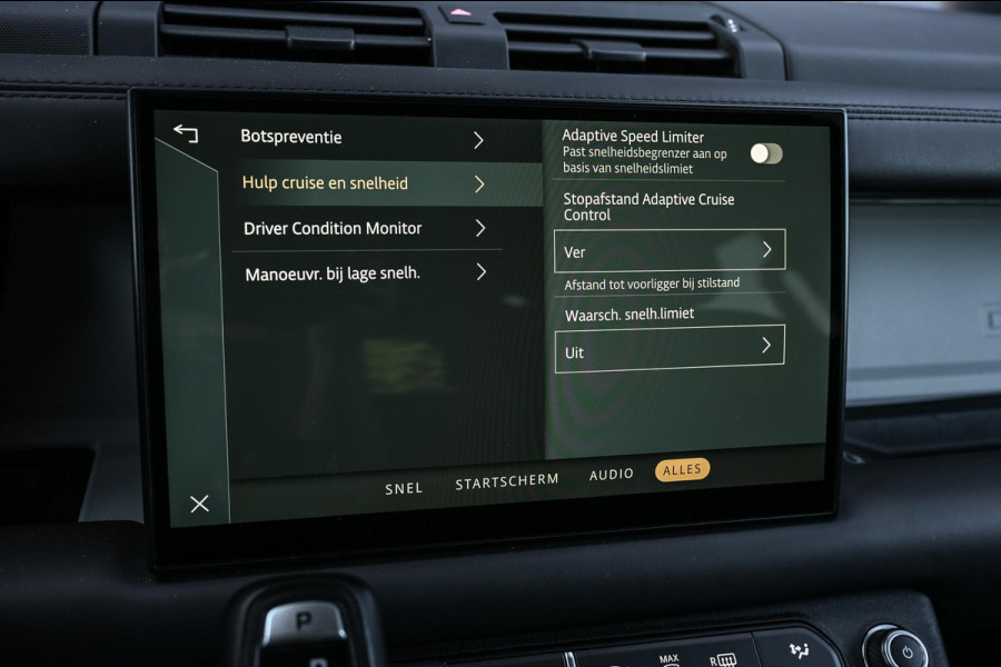 Land Rover Defender 110 2.0 P400e 110 HSE Urban | NL-Auto | Panoramadak | Meridian Sound | 360 Camera | Luchtvering | Stoelverwarming + Ventilatie | Adaptive Cruise Control | Trekhaak |