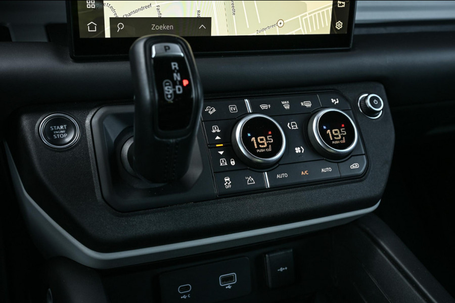 Land Rover Defender 110 2.0 P400e 110 HSE Urban | NL-Auto | Panoramadak | Meridian Sound | 360 Camera | Luchtvering | Stoelverwarming + Ventilatie | Adaptive Cruise Control | Trekhaak |