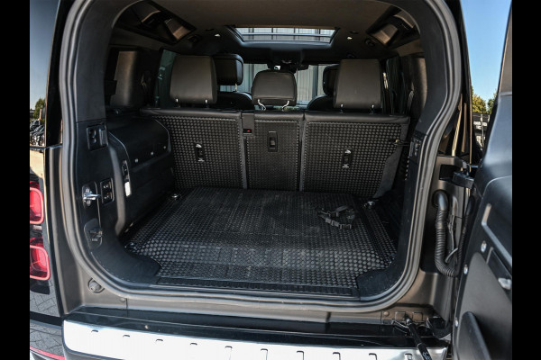 Land Rover Defender 110 2.0 P400e 110 HSE Urban | NL-Auto | Panoramadak | Meridian Sound | 360 Camera | Luchtvering | Stoelverwarming + Ventilatie | Adaptive Cruise Control | Trekhaak |